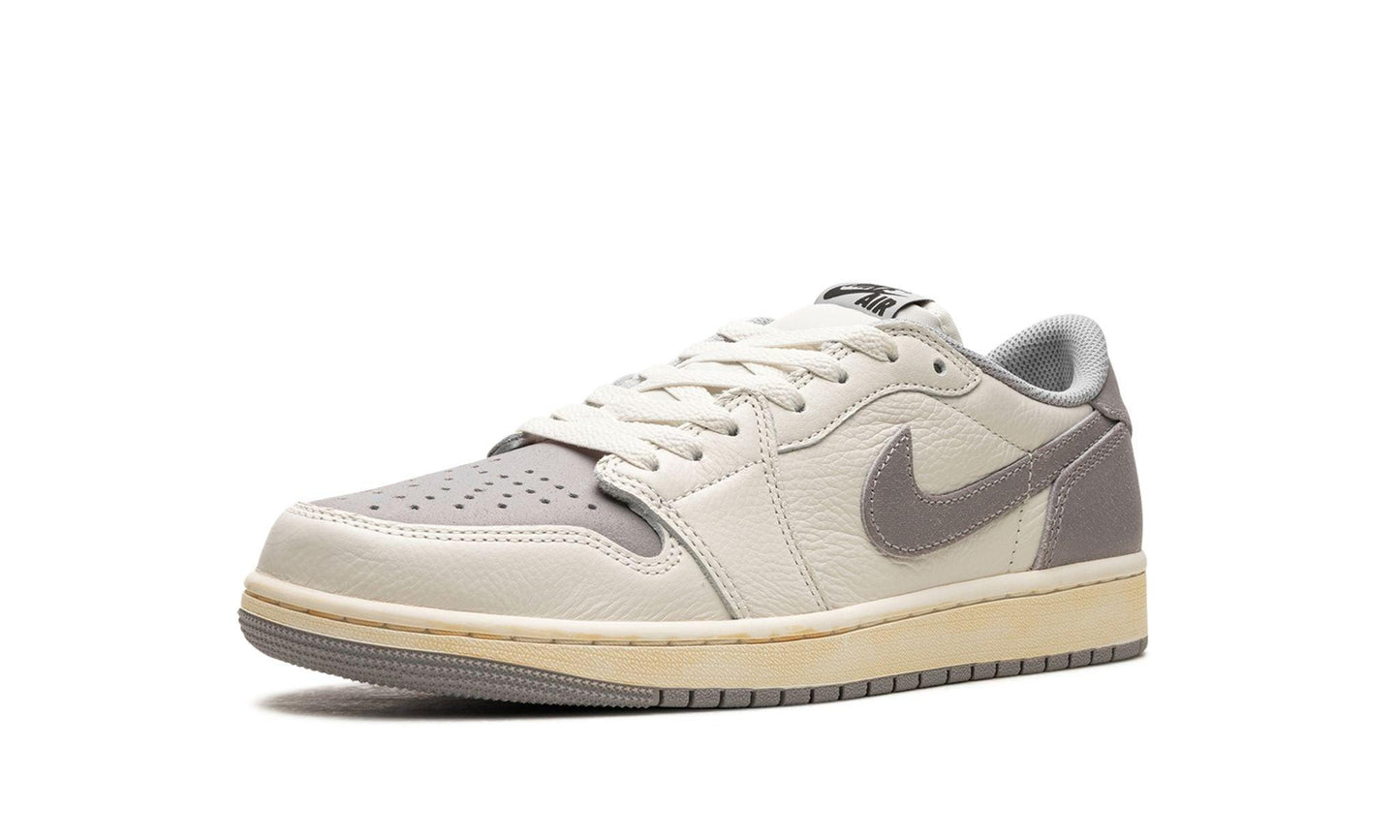 Jordan 1 Retro Low OG Atmosphere Grey