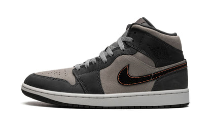 Jordan 1 Mid SE Night Stadium