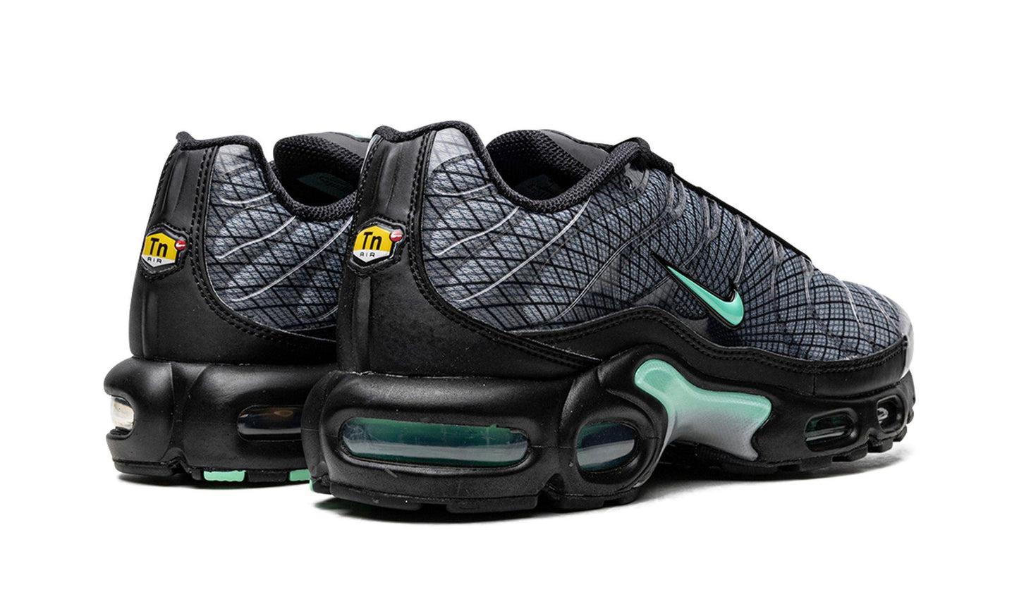 Nike Air Max Plus Spirograph