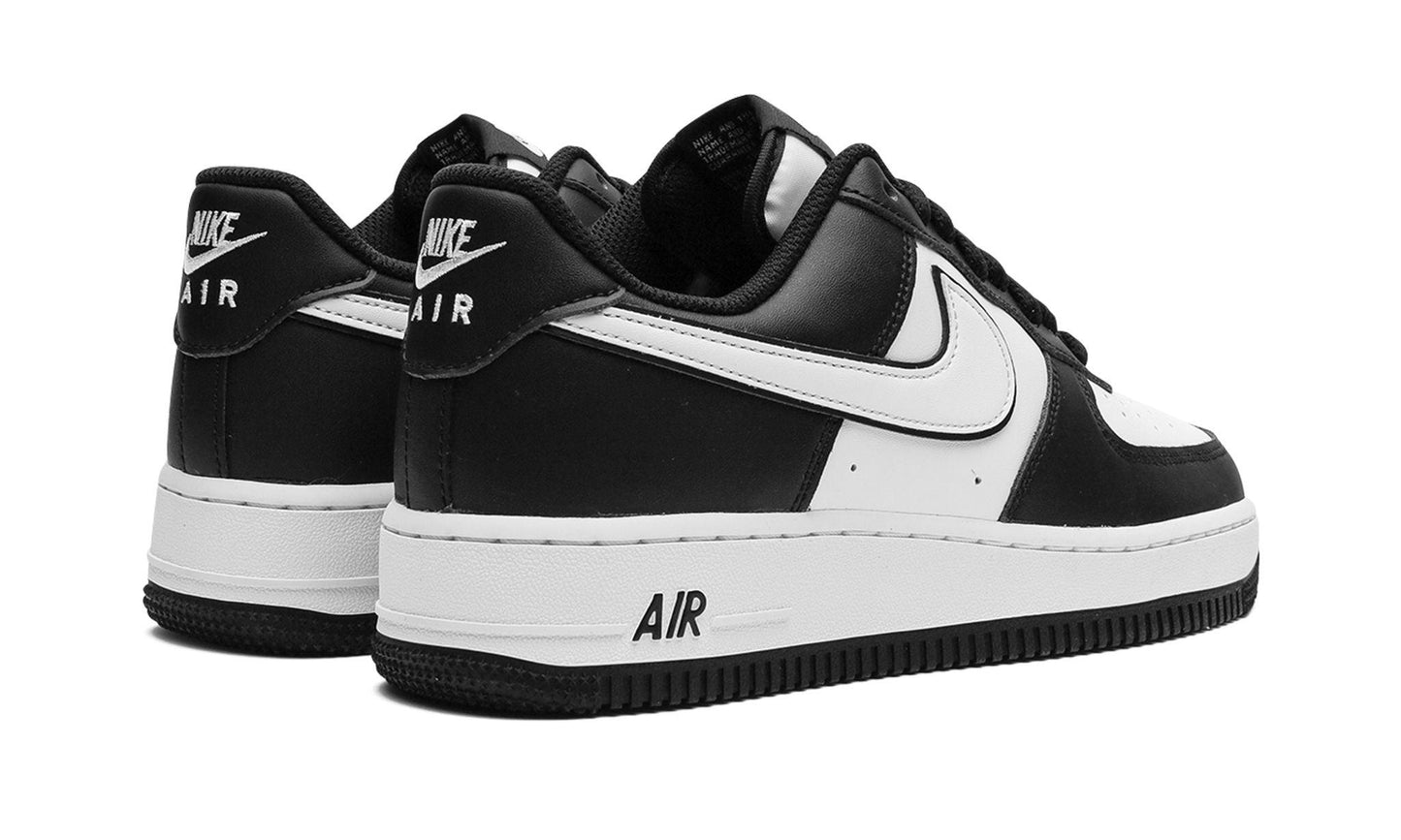 Nike Air Force 1 '07 Low White Swoosh Panda