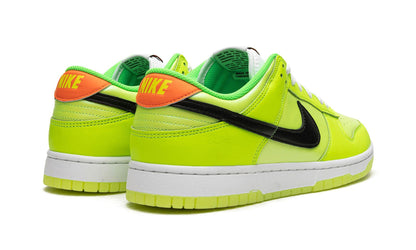 Nike Dunk Low SE Splash Volt