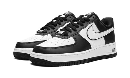 Nike Air Force 1 '07 Low White Swoosh Panda