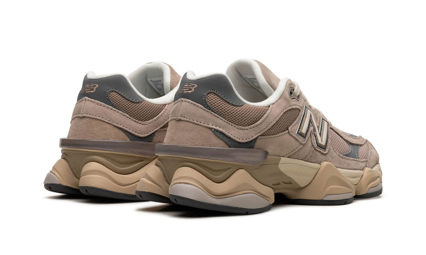 New Balance 9060 Driftwood Castlerock